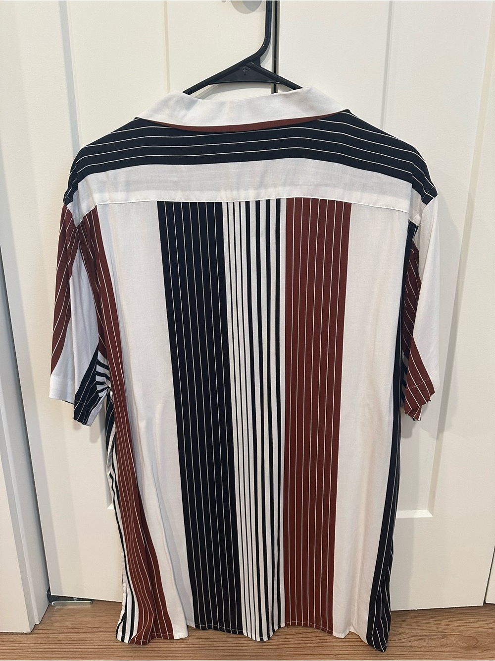 Express Men's Short Sleeve Button-Up Shirt - White, Black, Brown - Picture 2 of 3